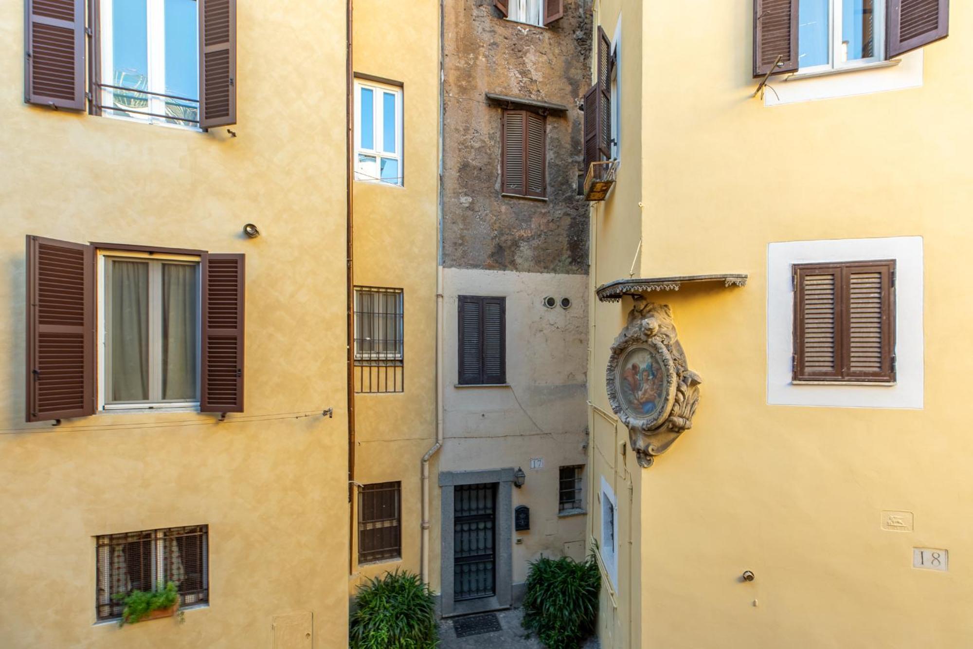 Iflat Classic And Contemporary * Rome
