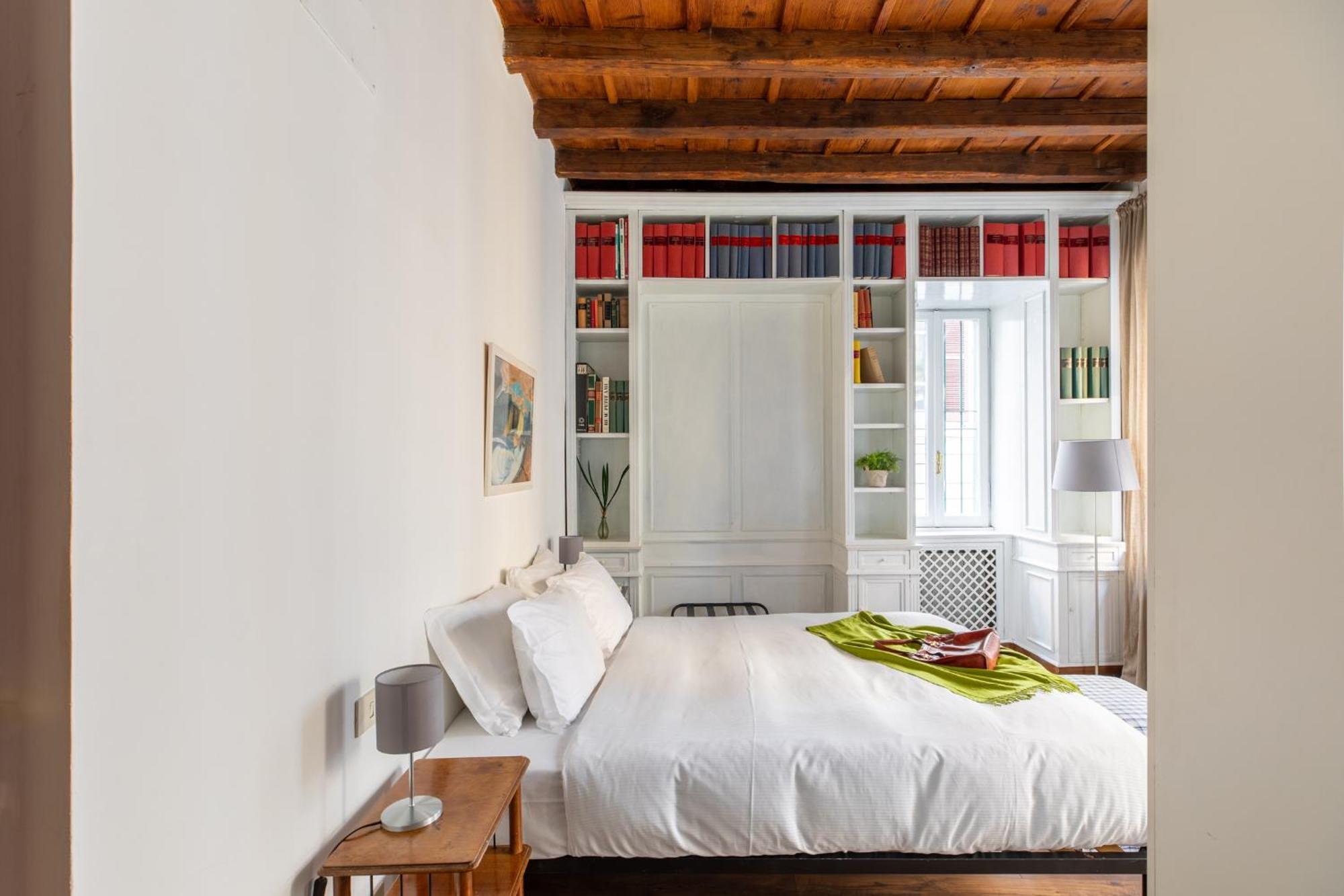 Apartment Iflat Classic And Contemporary