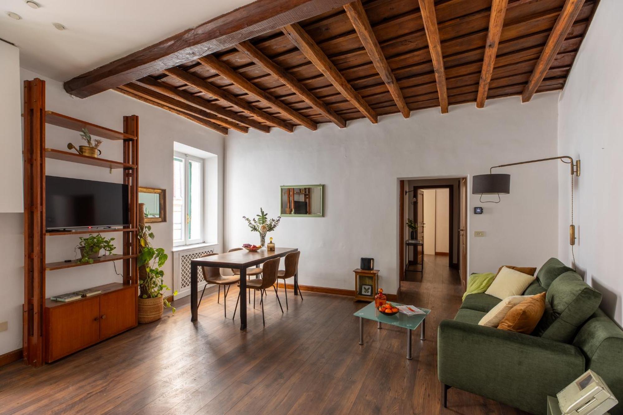 Apartment Iflat Classic And Contemporary